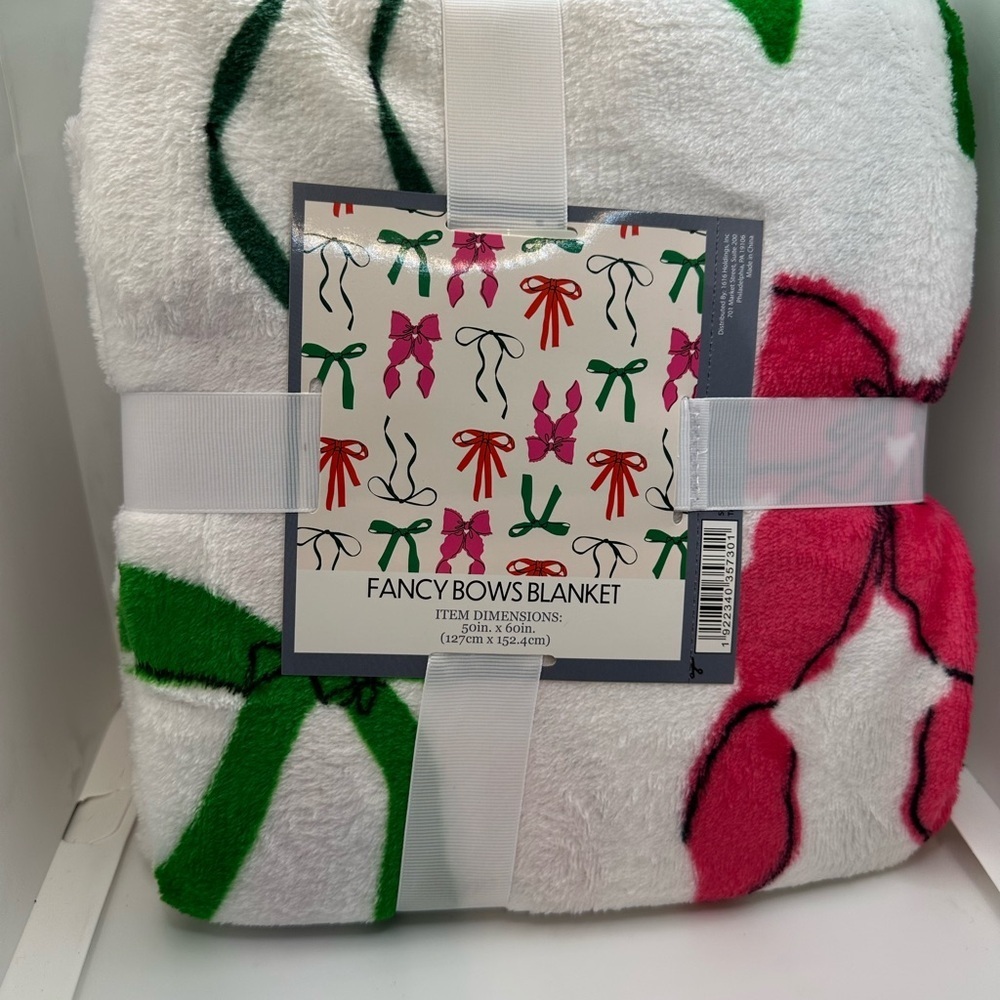 Fancy Bows Blanket - White with Pink and Green Accents